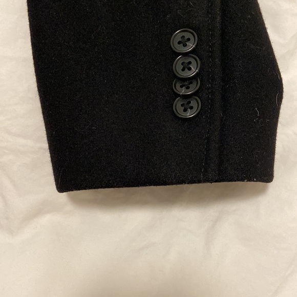 Barely worn Club Monaco Coat. - Picture 4 of 7